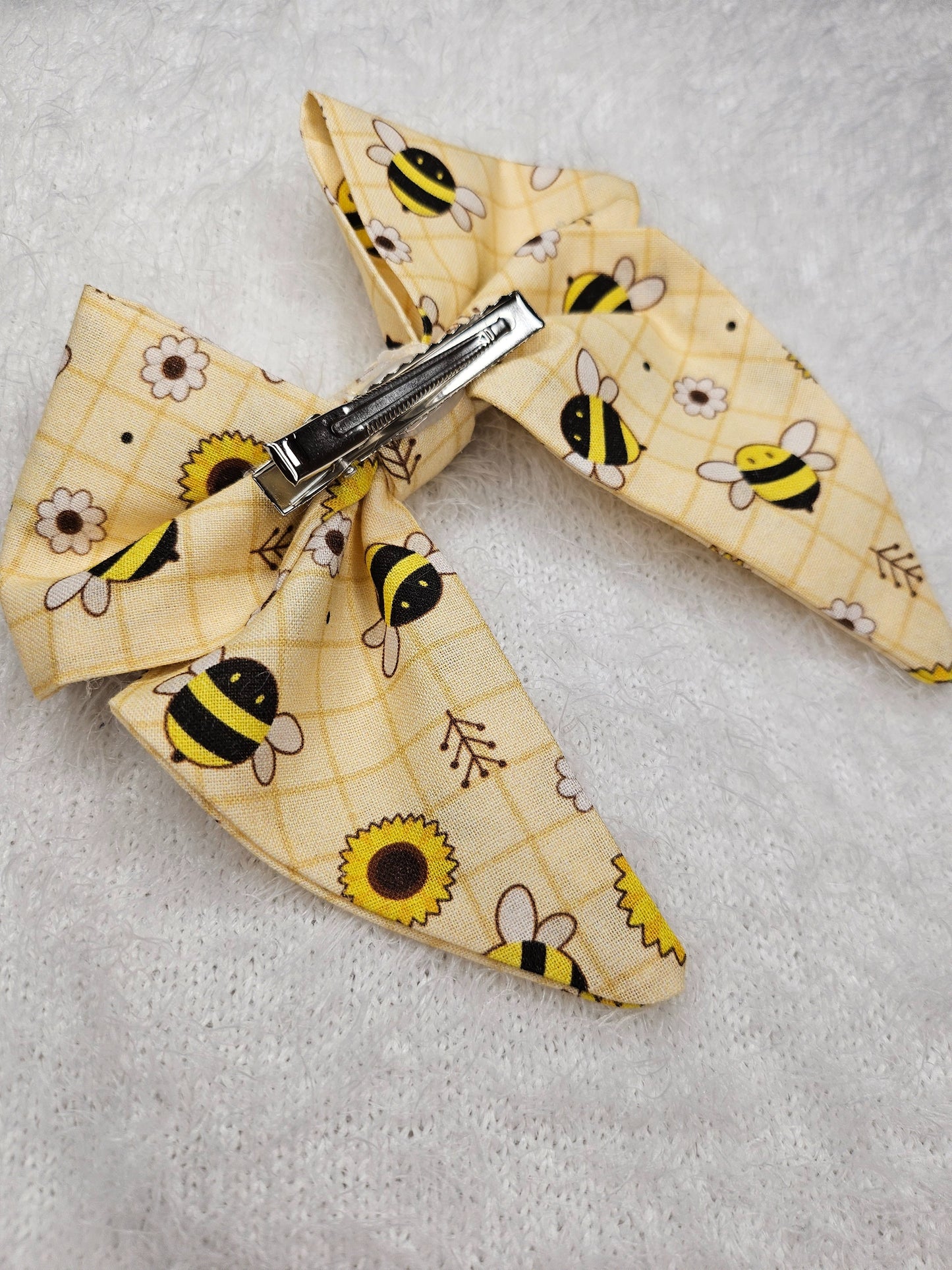 Queen Bee sailor bow